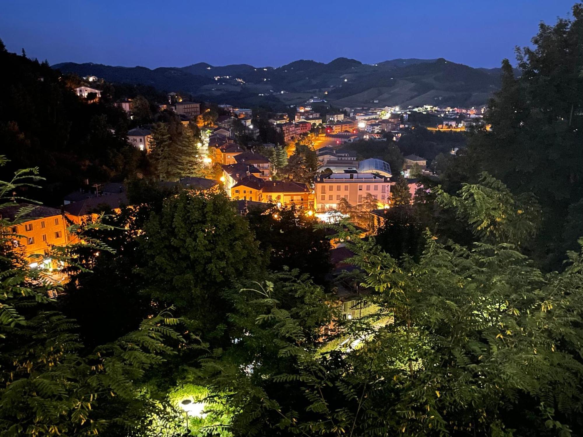 Novecento Luxury&Spa Residence 4 Stelle Montese Exterior foto